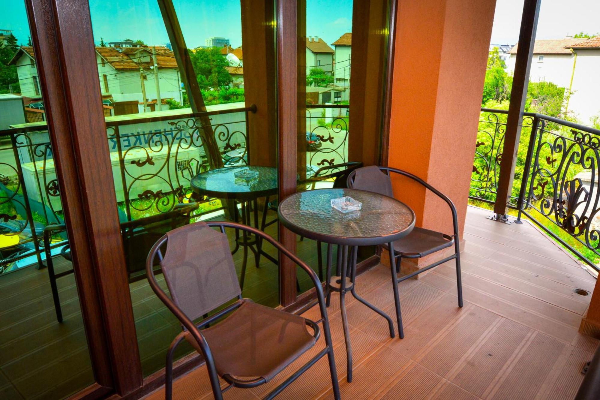 Guest House Vrazhdebna Sofia Esterno foto