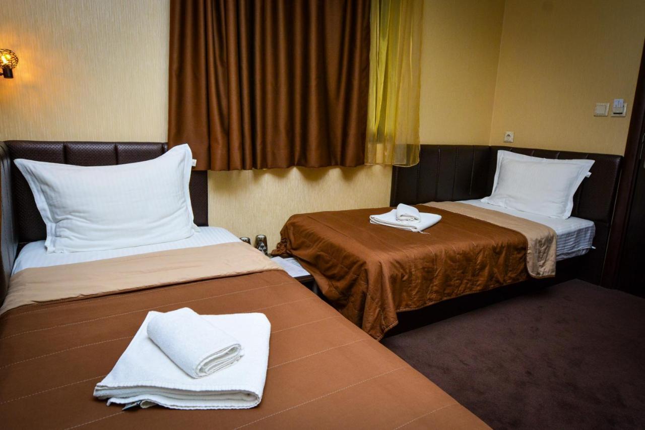 Guest House Vrazhdebna Sofia Esterno foto
