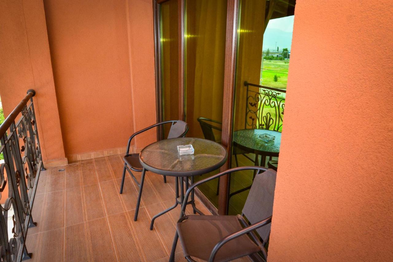 Guest House Vrazhdebna Sofia Esterno foto